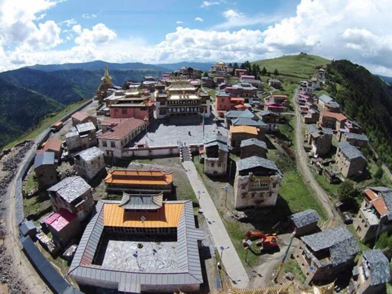 Discover the Enchantment of Aba Chamagudao: A Hidden Gem in Sichuan’s Tibetan Heartland