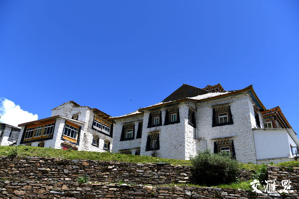 A scenic view of Aba Dazangsi