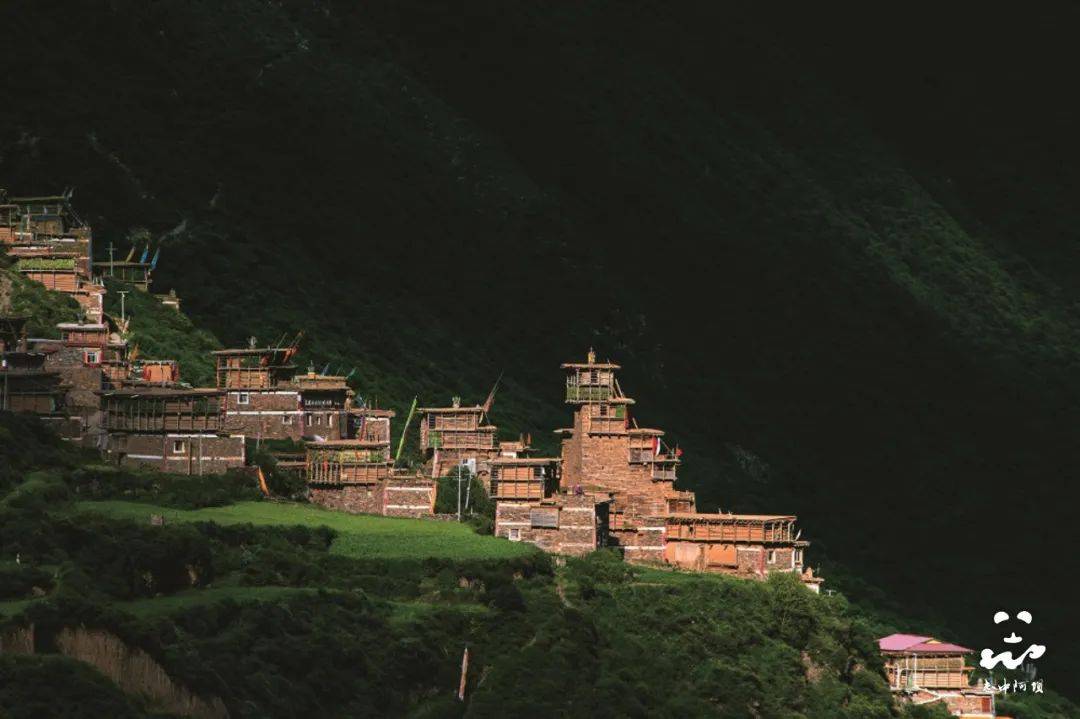 A scenic view of Aba Risimanba Diaofang