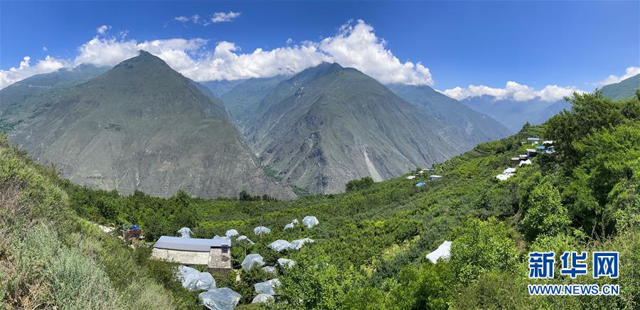 A scenic view of Aba Yingpanshan Jiangweicheng Yizhi