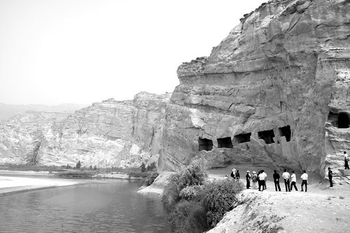 A Journey Through Aksu Kumutula Qianfodong: Discovering Xinjiang’s Hidden Gem