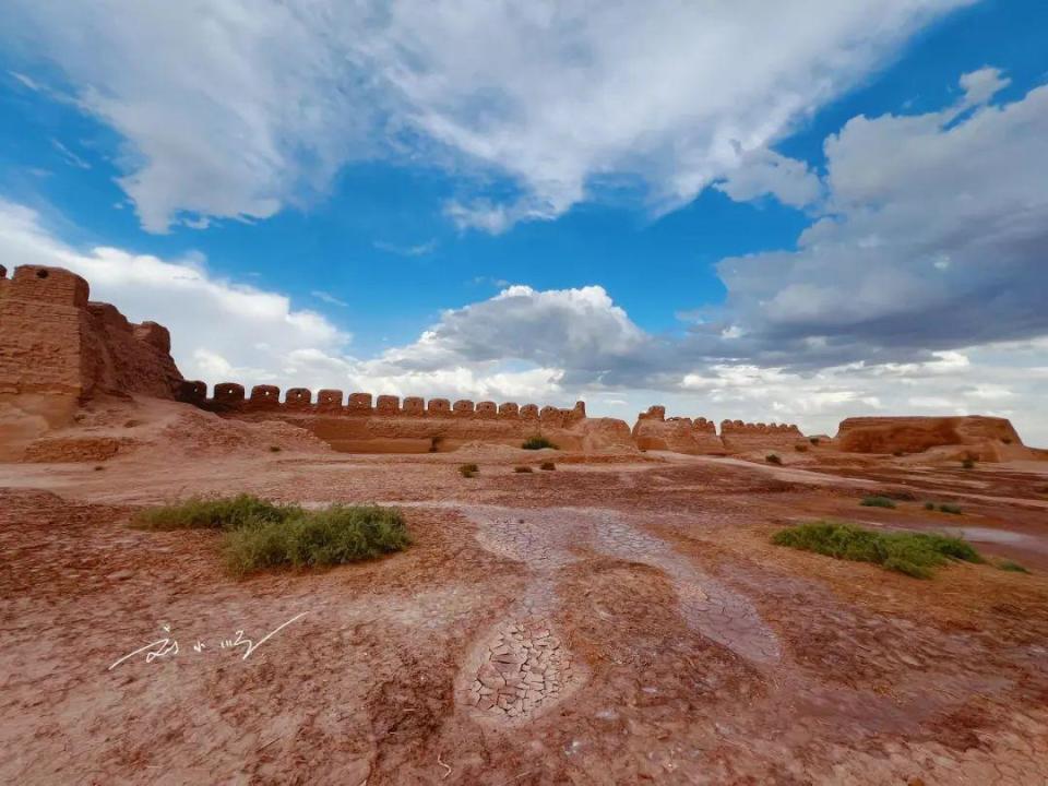 A scenic view of Aksu Kuona Qilan Yizhi