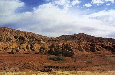 A scenic view of Aksu Senmusemu Qianfodong