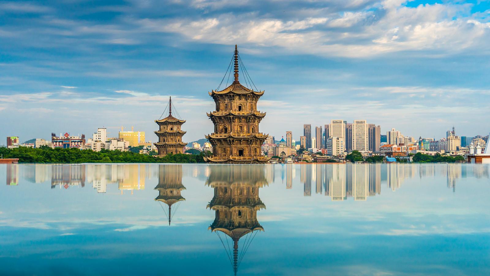 A scenic view of Anqing Fayunsi Ta