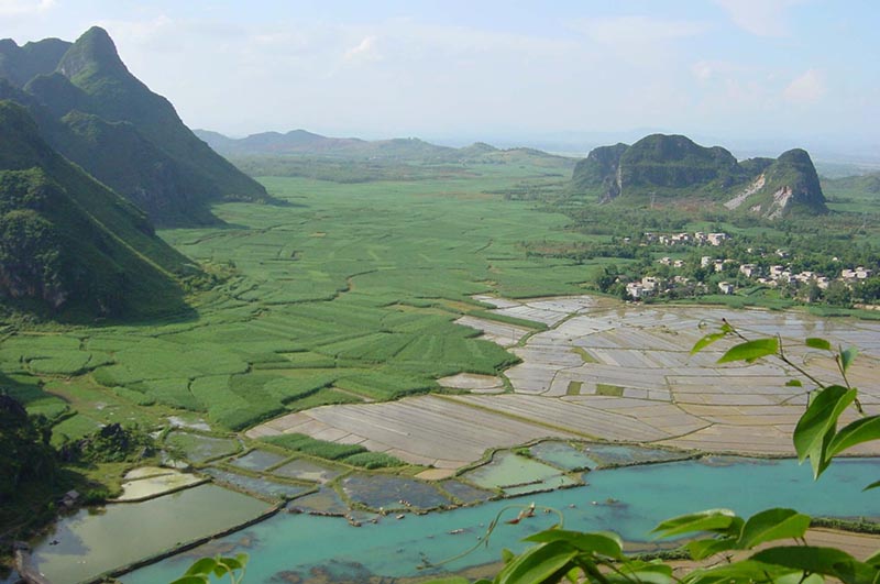 A scenic view of Baise Bubing Pendi Dongxue Yizhiqun