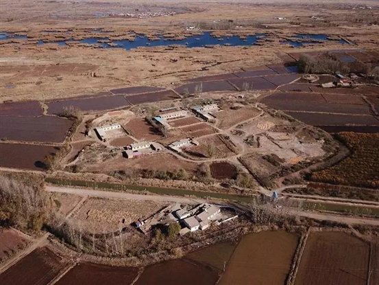 A scenic view of Baotou Machichengzhihezhaowanmuqun