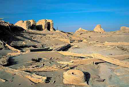 A scenic view of Bayingolin Loulan Gucheng Yizhi