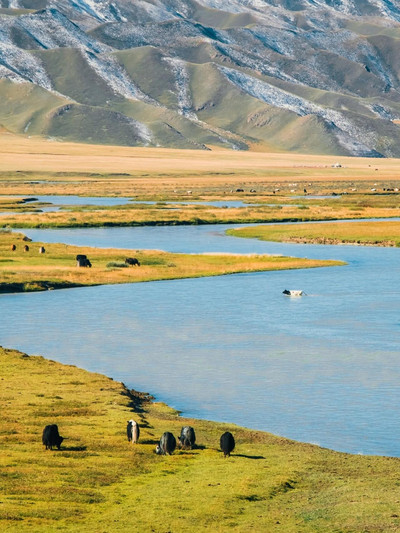 A scenic view of Bayingolin Zhagunluke Gumuqun
