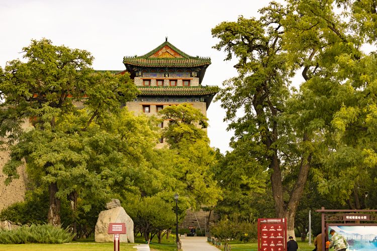 A scenic view of Beijing Dongcheng Ming Beijingcheng Chengqiang Yicun
