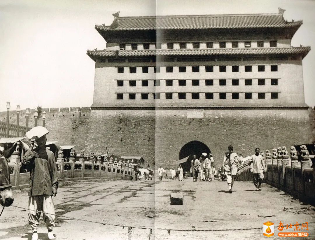 A scenic view of Beijing Dongcheng Zhengyangmen