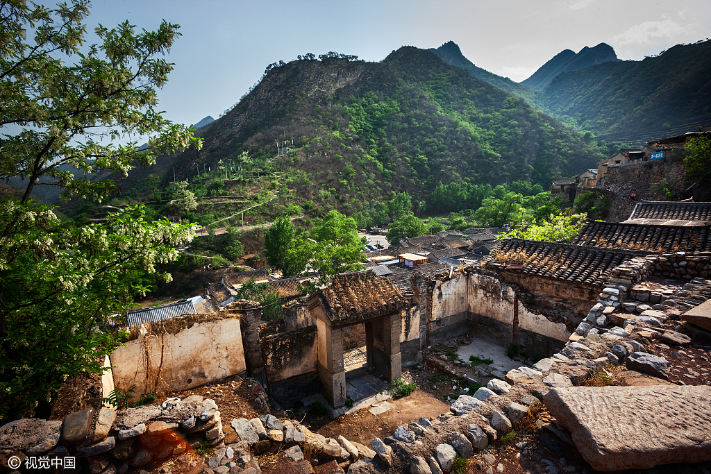 A scenic view of Beijing Mentougou Cuandixia Cun Gujianzhuqun