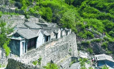 A scenic view of Beijing Mentougou Cuandixia Cun Gujianzhuqun