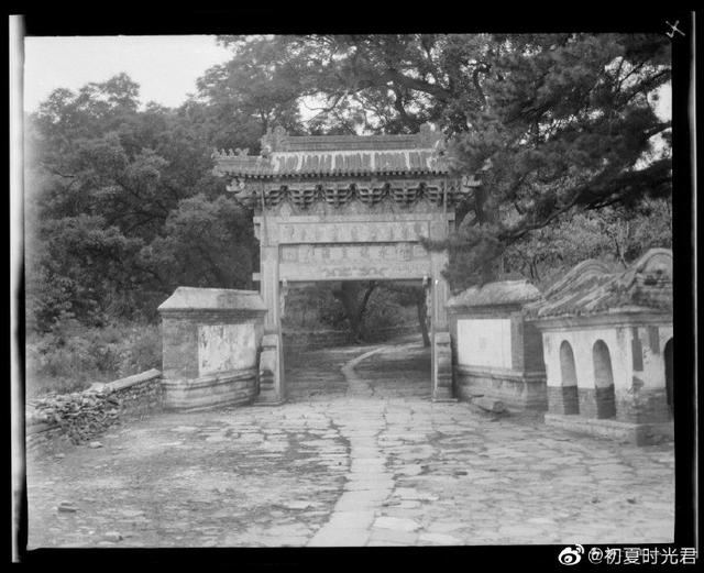 A scenic view of Beijing Mentougou Jietai Si