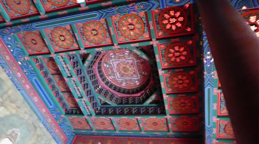 A scenic view of Beijing Shijingshan Fahaisi