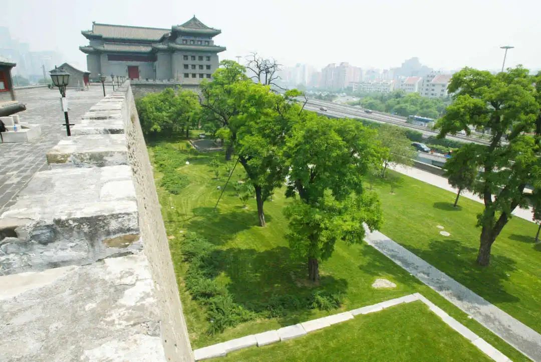 A scenic view of Beijing Xicheng Ming Beijingcheng Chengqiang Yicun
