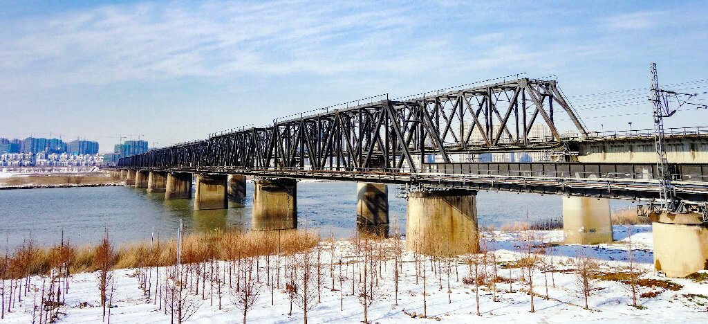 A scenic view of Bengbu Jinpu Tielu Huaihe Datieqiao