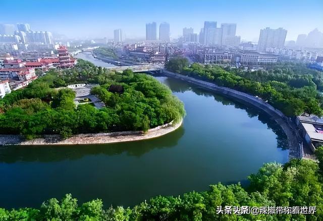 A scenic view of Cangzhou Dan Bridge