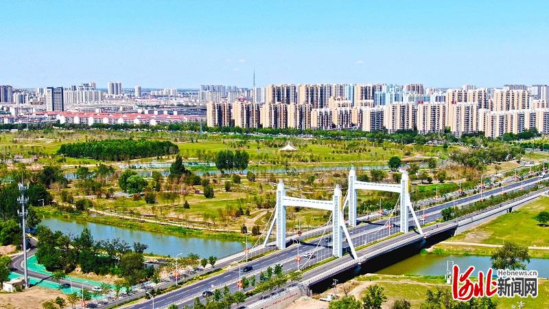 A scenic view of Cangzhou Dan Bridge