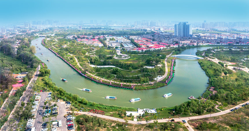 A scenic view of Cangzhou Dengying Bridge