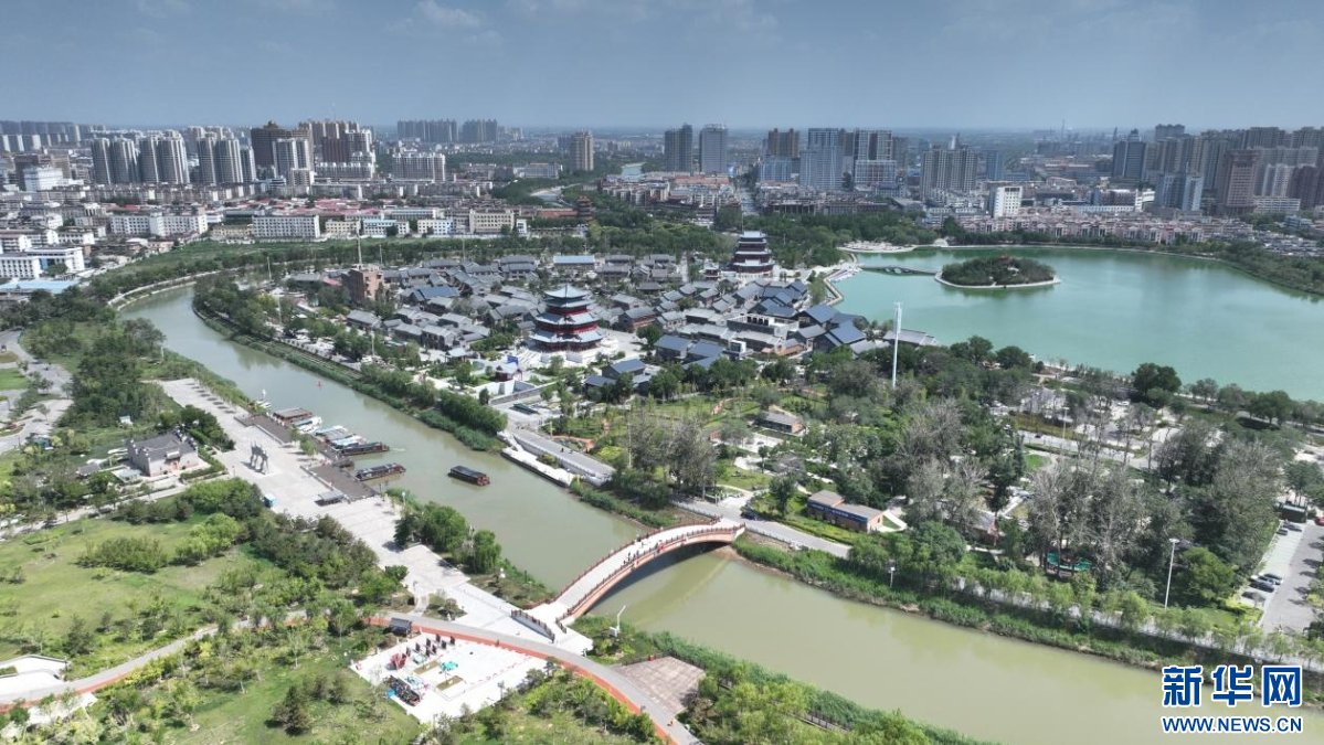 A scenic view of Cangzhou Grand Canal