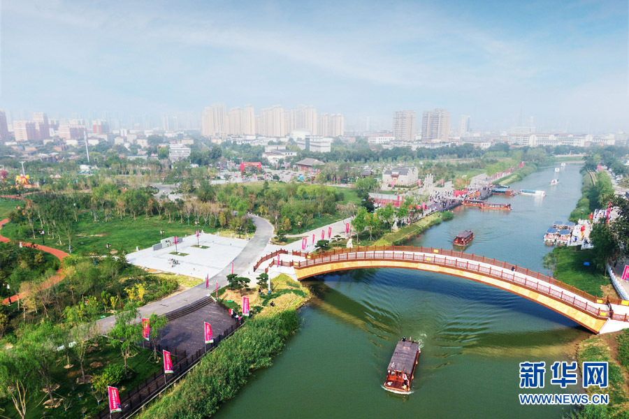 A scenic view of Cangzhou Grand Canal