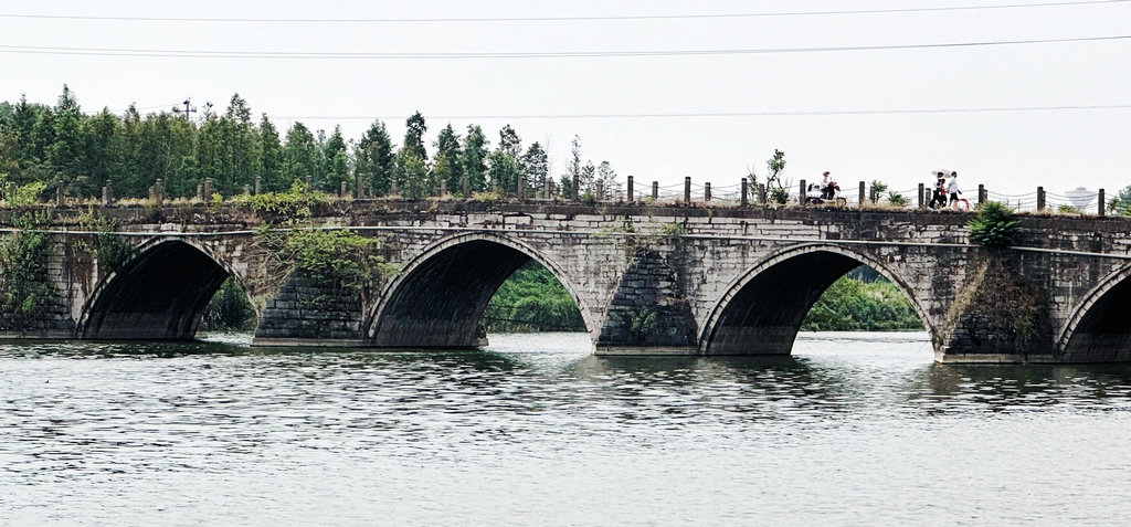 A scenic view of Changde Lixian Duoanqiao