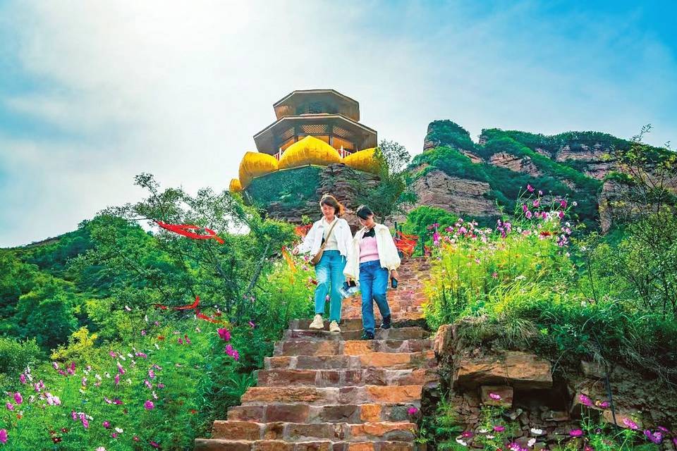 A scenic view of Changzhi Huangyadong Arsenal Site