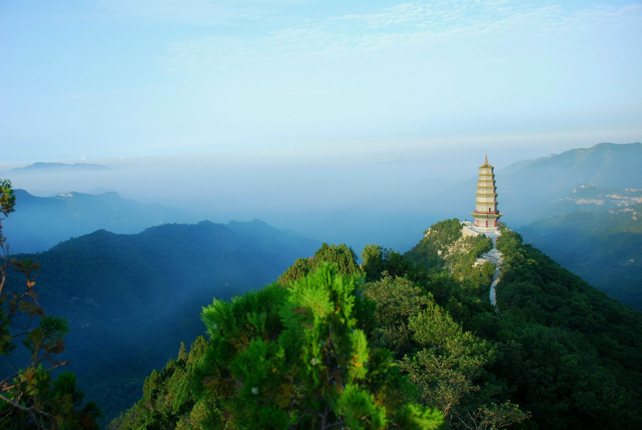 A scenic view of Changzhi Huixian Guan