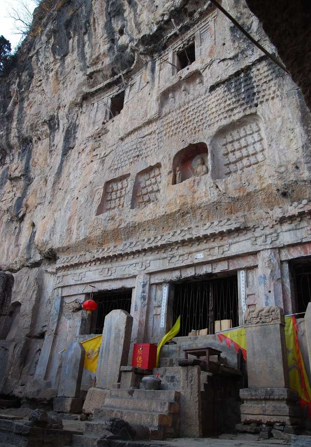 A scenic view of Changzhi Jindeng Temple Grottoes