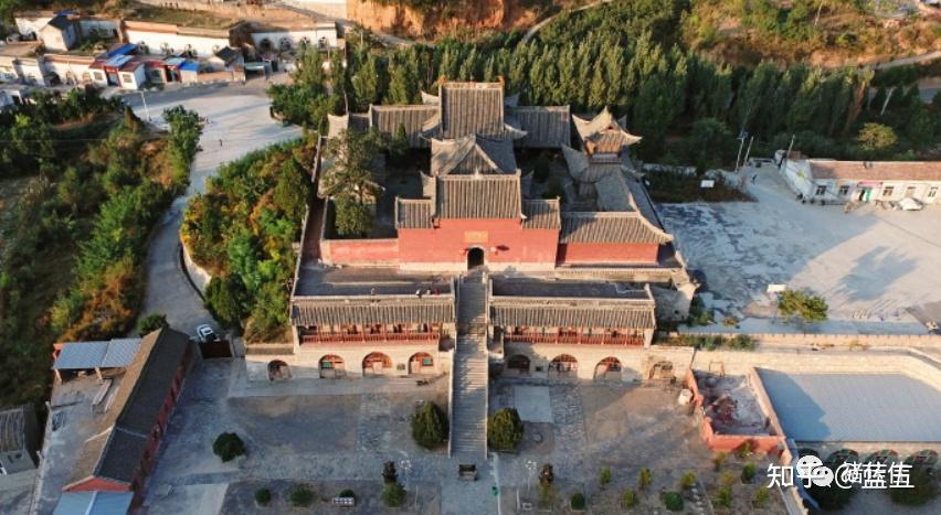 A scenic view of Changzhi Jiutian Shengmu Miao