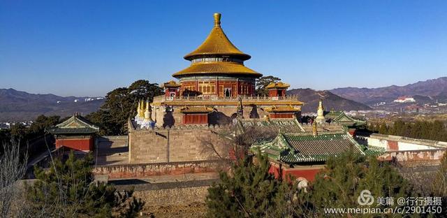 A scenic view of Chengde Pule Temple