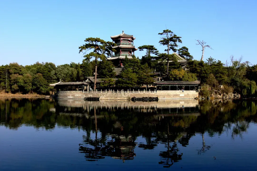 A scenic view of Chengde Puren Temple