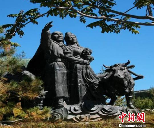 Discover the Enigmatic Beauty of Shiyang Shihu Tombs in Chengde, Hebei