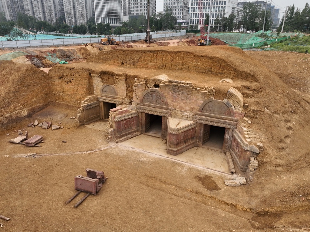 A scenic view of Chengdu Ming Shu Wangling