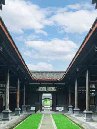A scenic view of Chengdu Pinganqiao Tianzhutang