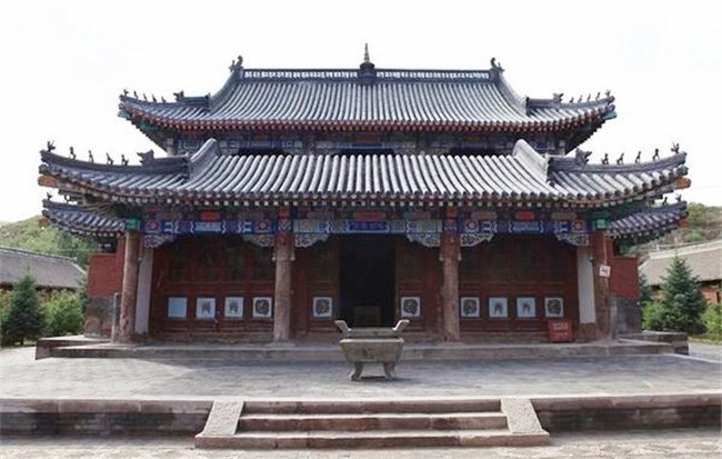Uncover the Rich History and Culture of Chifeng’s Lingyuesi Temple