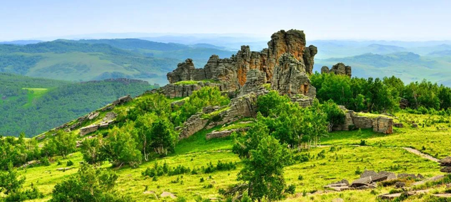 A scenic view of Chifeng Yinjiadianshanhengyizhi