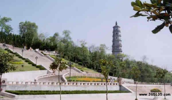 A scenic view of Chizhou Guichi Qingxi Ta