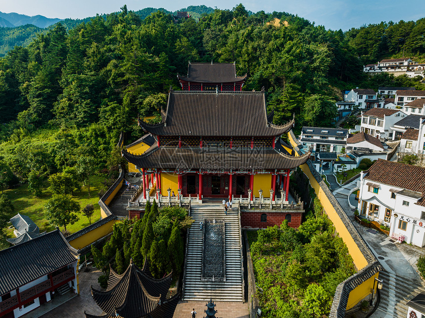 A scenic view of Chizhou Jiuhuashan Yueshendian
