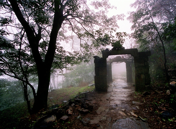 Explore the Serenity of Chizhou Jugenguan Guhui Dao: A Hidden Gem in Anhui