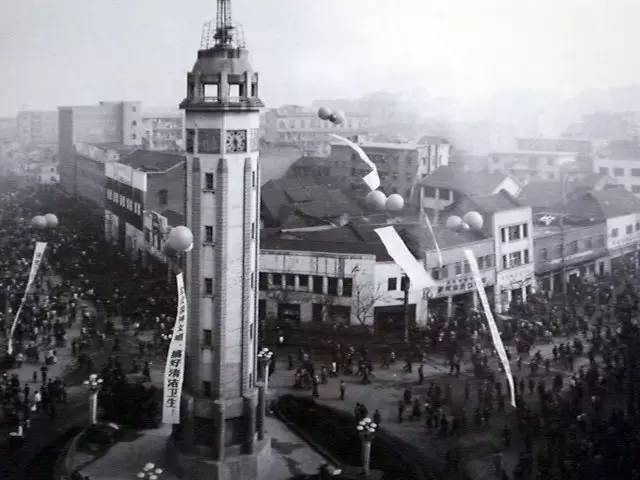 A scenic view of Chongqing Nanyaojie Hongsan Jun Silingbu Jiuzhi