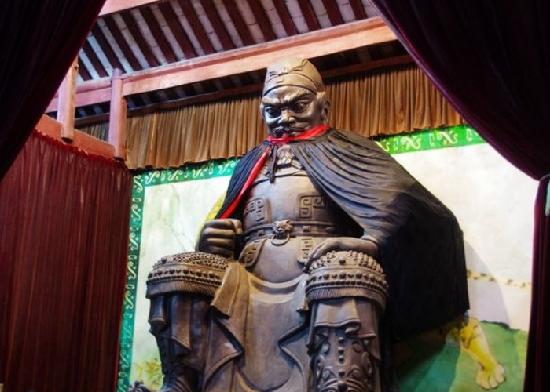 A scenic view of Chongqing Zhanghuanhou Miao