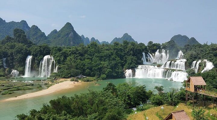 A Journey Through Nature: Exploring Chongzuo Liancheng Yaosai Yizhi Youyiguan
