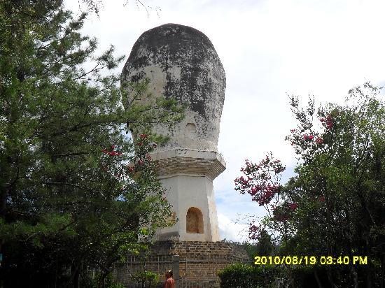 Exploring Dayao Baita: The Majestic White Pagoda of Chuxiong, Yunnan