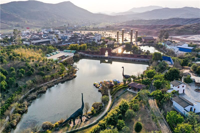 A scenic view of Chuxiong Lama Guyuan Huashi Didian