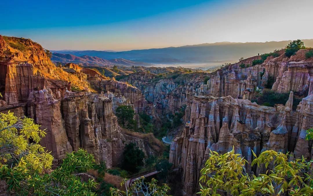 A scenic view of Chuxiong Lama Guyuan Huashi Didian