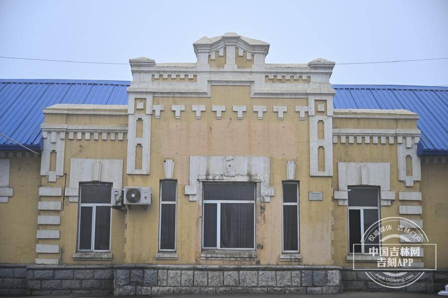 A scenic view of Cross Province Zhongdong Tielu Jianzhuqun