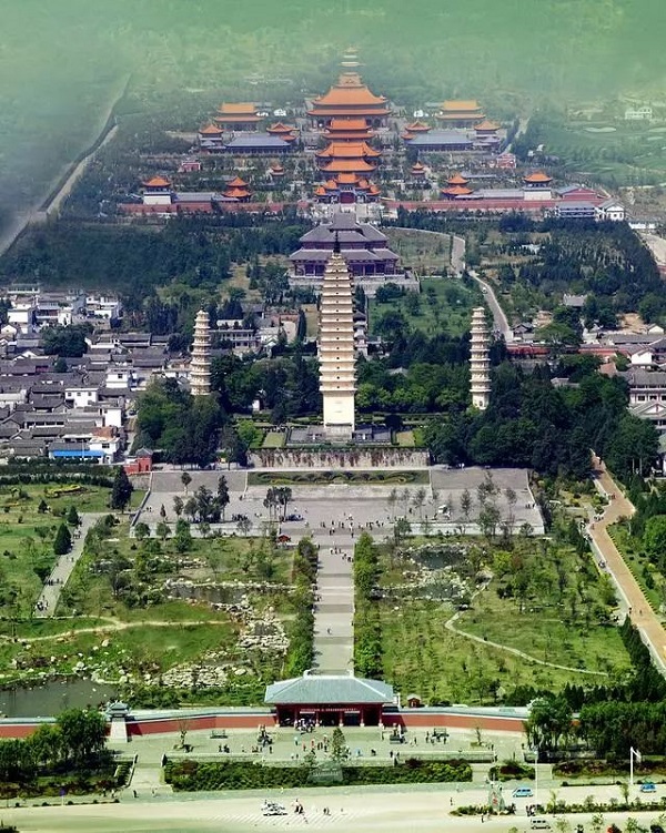 Step into History: A Traveler’s Guide to Dali Tianfengshan Gujianzhuqun in Yunnan Province