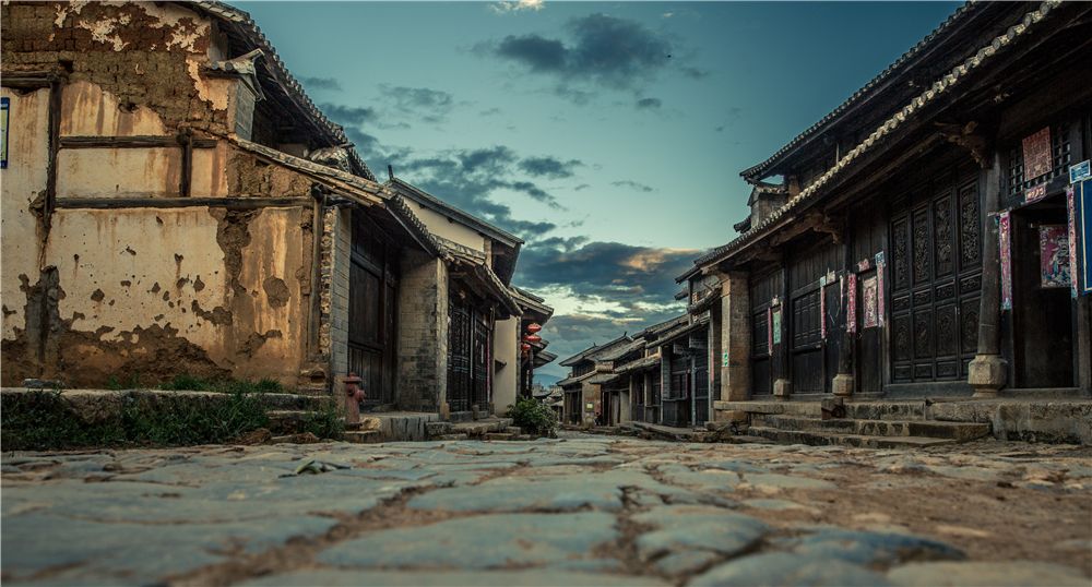 A scenic view of Dali Yunnan Yi Gujianzhuqun