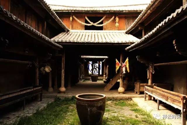 A scenic view of Dali Yunnan Yi Gujianzhuqun